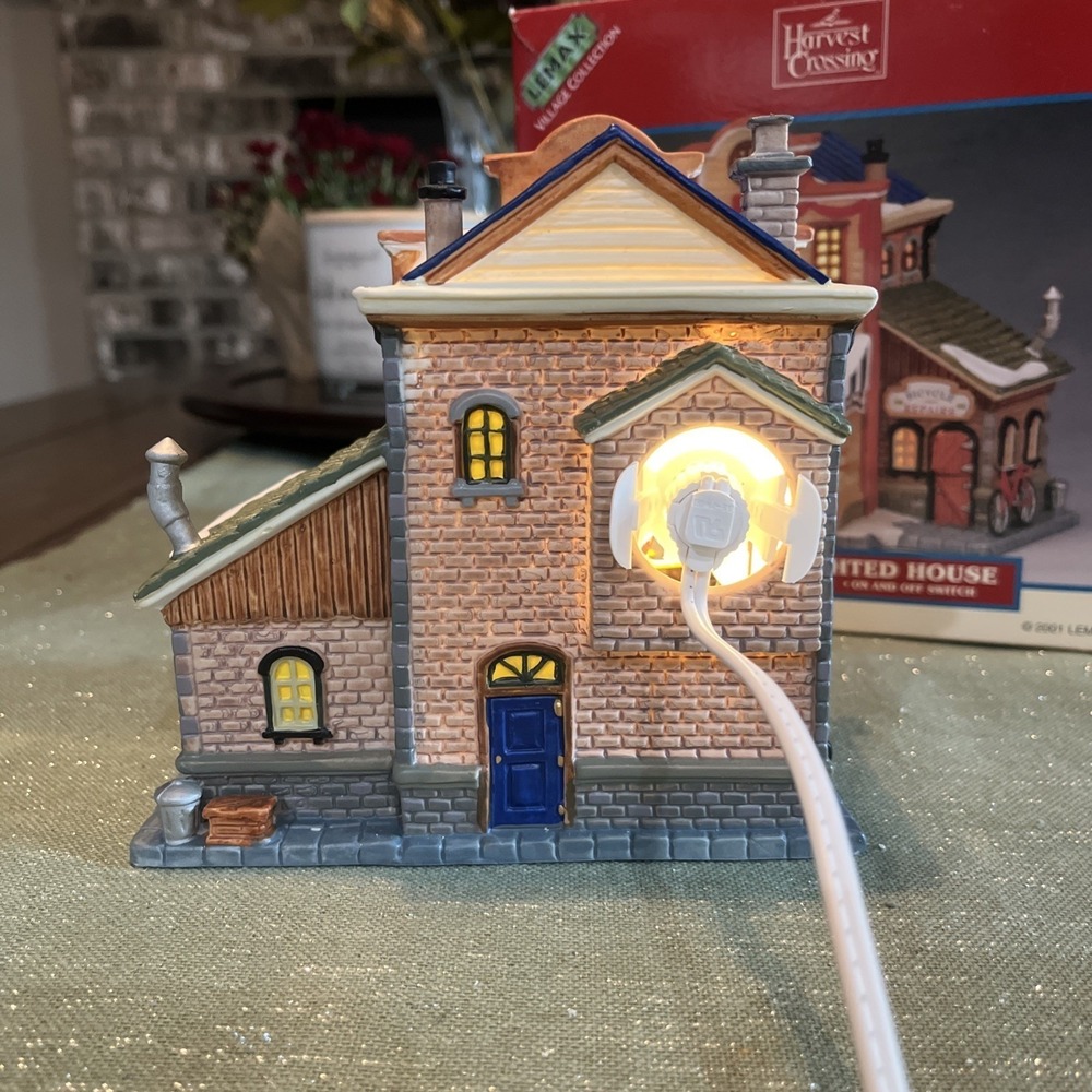 Lemax Village Harvest Crossing Porcelain Bernie's Bicycle Shop 2001 - Picture 5 of 12